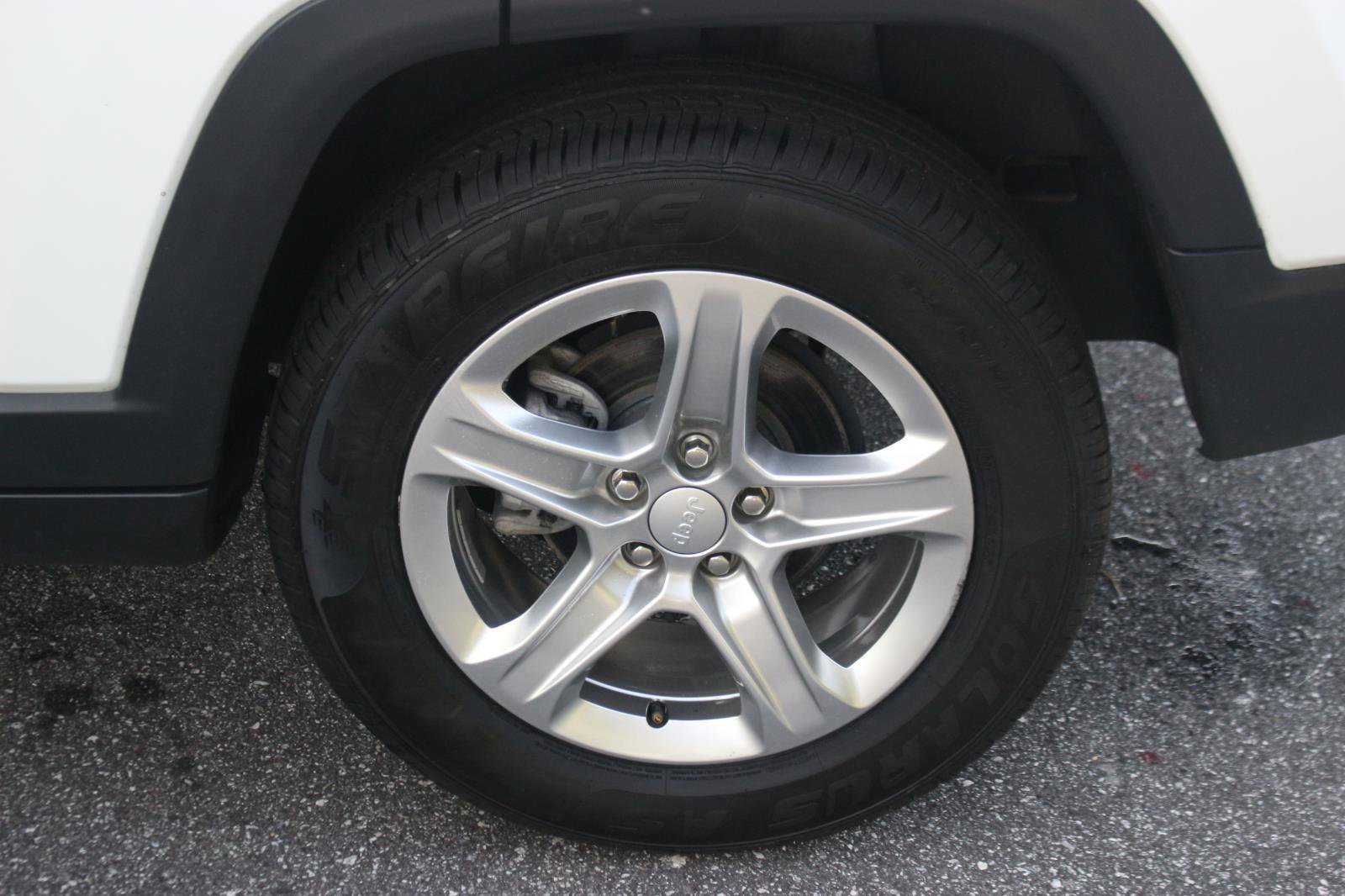 Used 2024 Jeep Compass Latitude AWD/4WD image 35