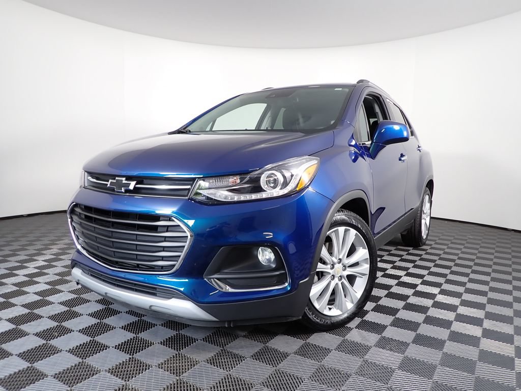 Used 2020 Chevrolet Trax Premier w/ LPO, Protection Package FWD image 2
