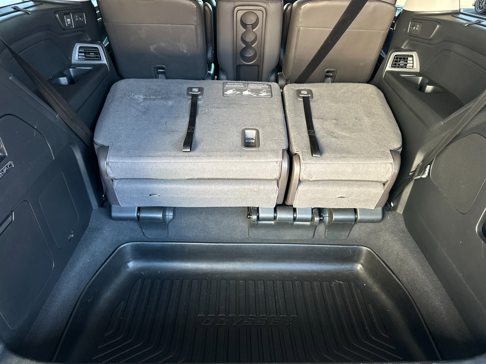 Used 2018 Honda Odyssey Elite image 16