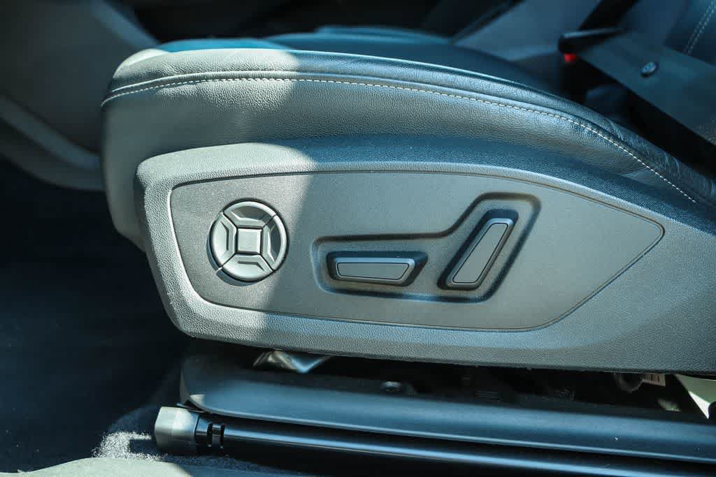 Used 2024 Audi Q4 e-tron Premium AWD/4WD image 23