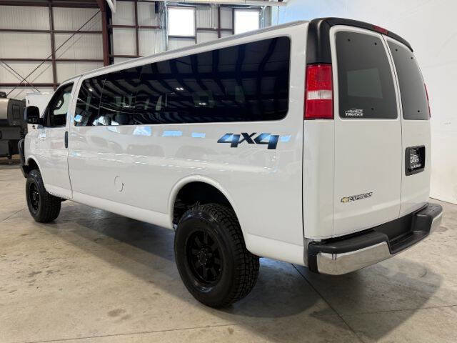 Used 2018 Chevrolet Express 3500 LT w/ LT Preferred Equipment Group RWD image 10