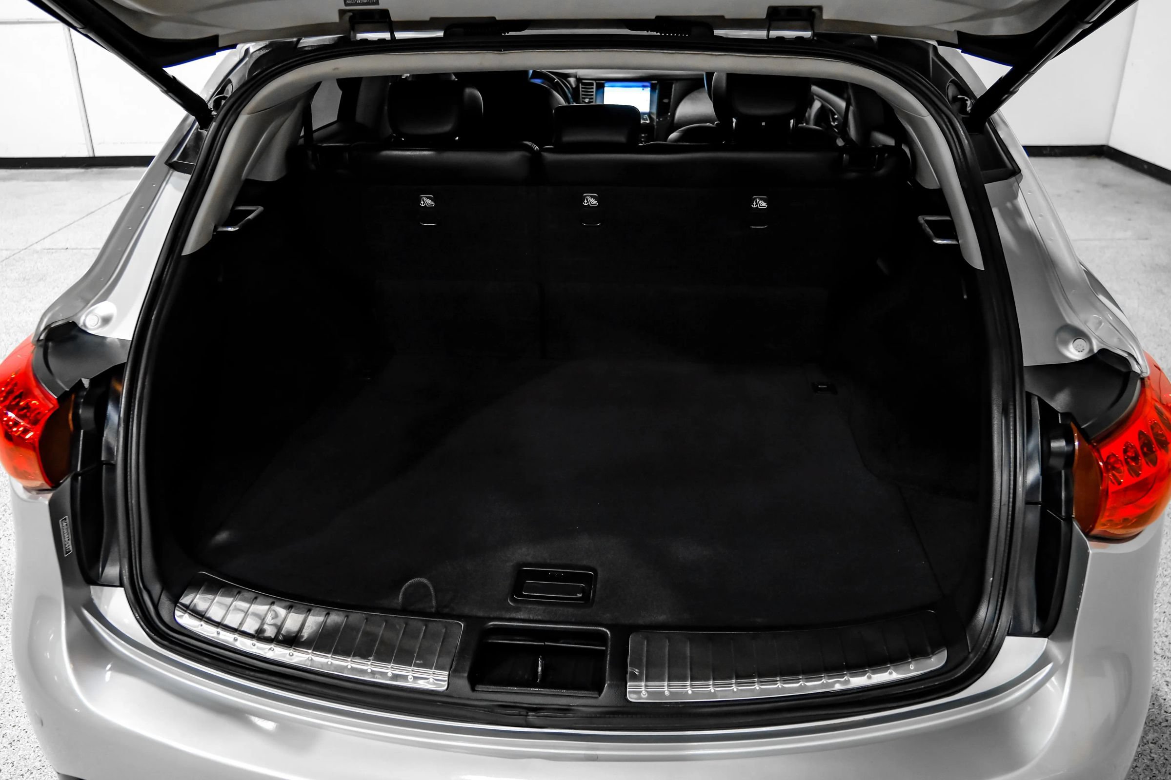 Used 2017 INFINITI QX70 AWD w/ Premium Package image 67