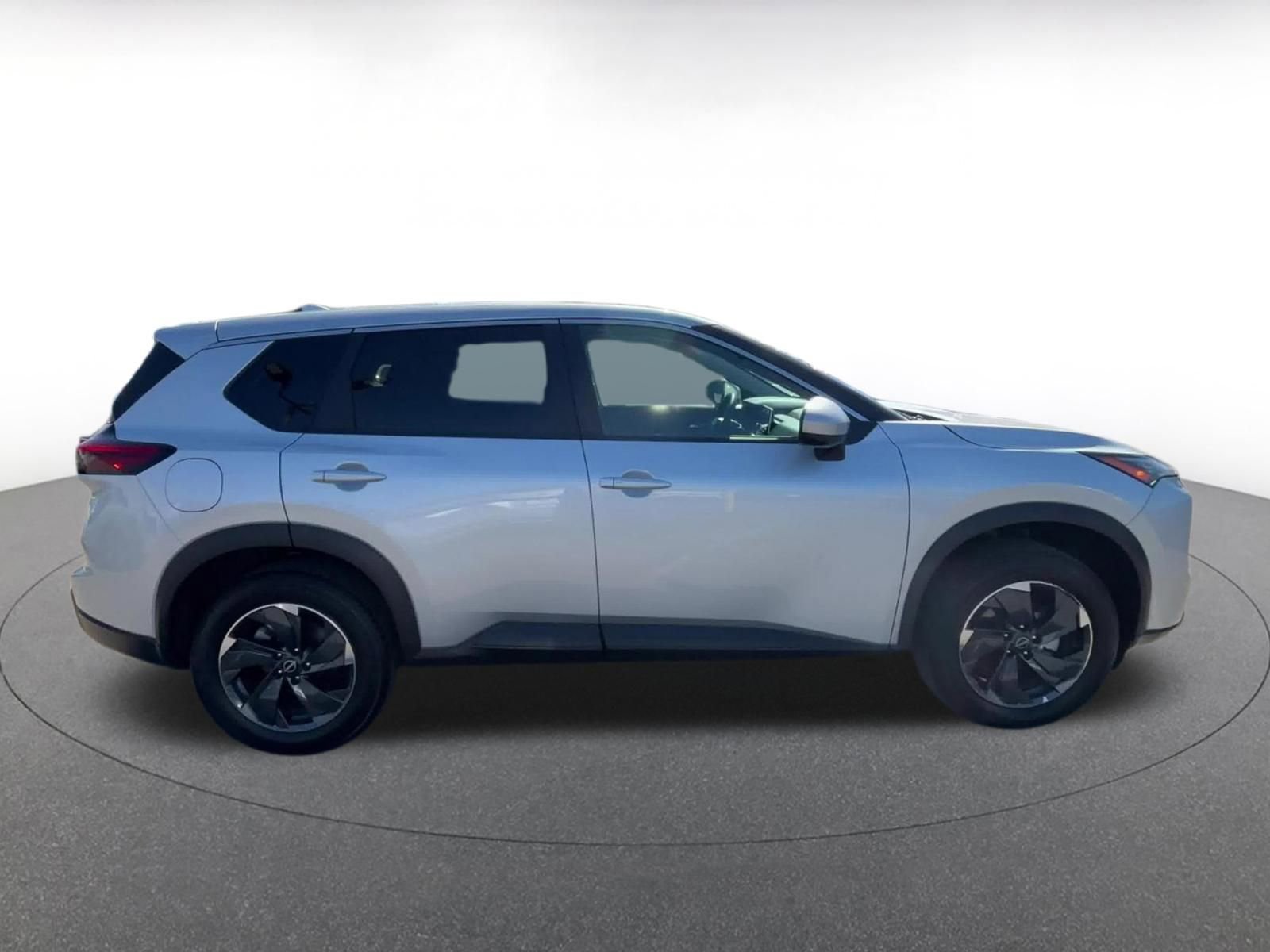 Used 2025 Nissan Rogue SV FWD image 16