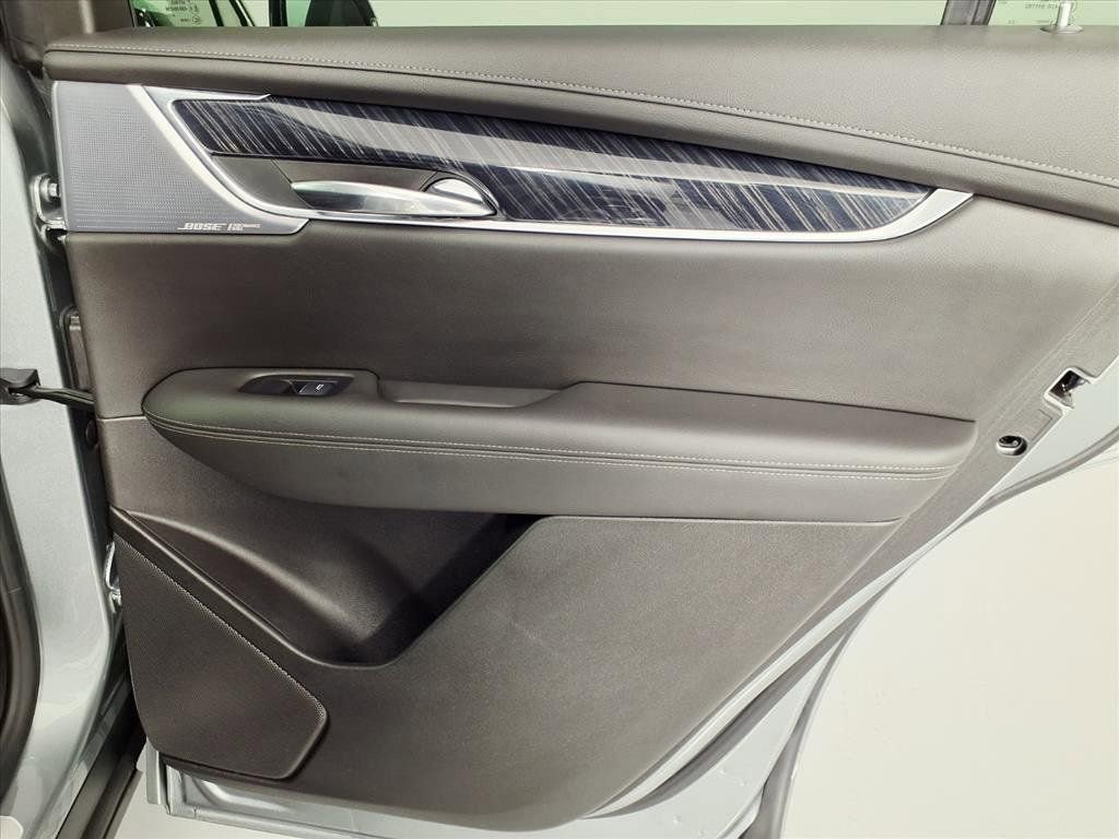 Certified 2025 Cadillac XT6 Premium Luxury image 17
