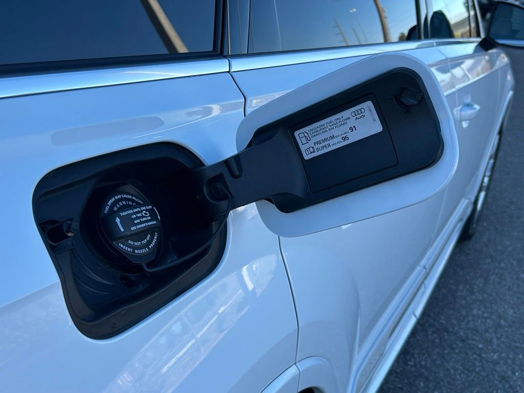 Used 2023 Audi Q7 3.0T Prestige image 56