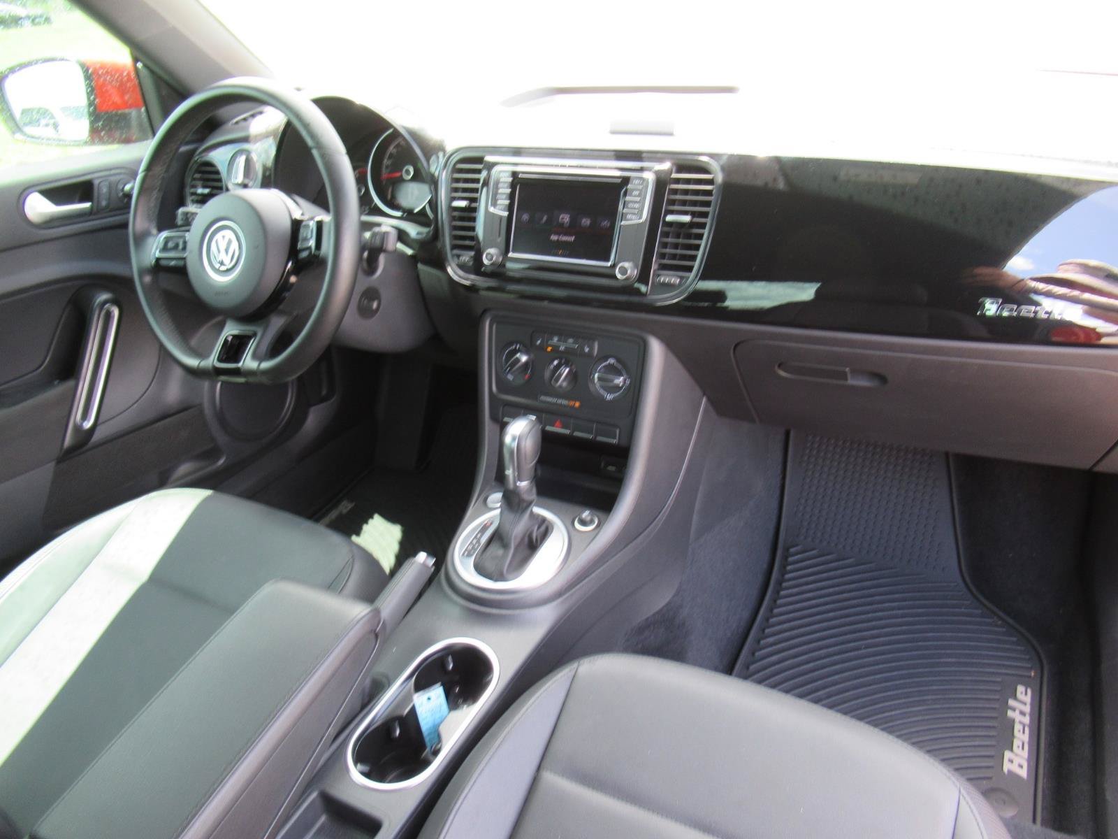 Used 2018 Volkswagen Beetle 2.0T S w/ Style & Comfort Package For S FWD image 11
