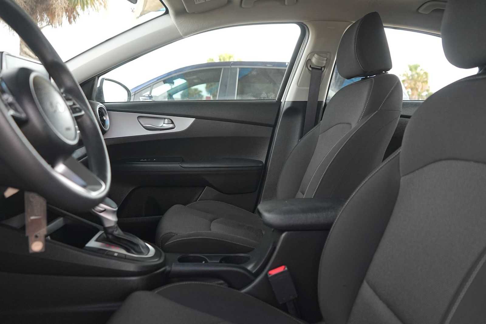 Used 2024 Kia Forte LXS FWD image 11