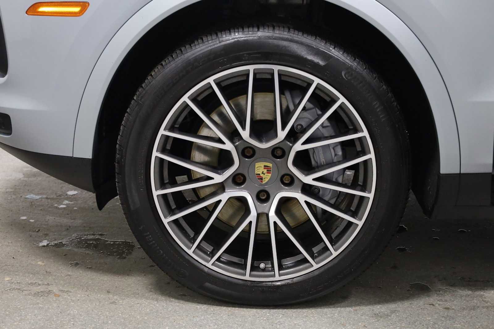 Used 2021 Porsche Cayenne image 40