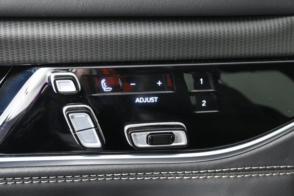 New 2026 Jeep Grand Wagoneer Summit w/ Premium Group III image 22