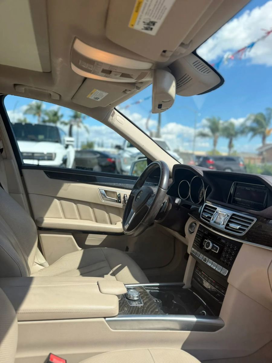 Used 2015 Mercedes-Benz E 400 Sedan w/ Lighting Package image 8