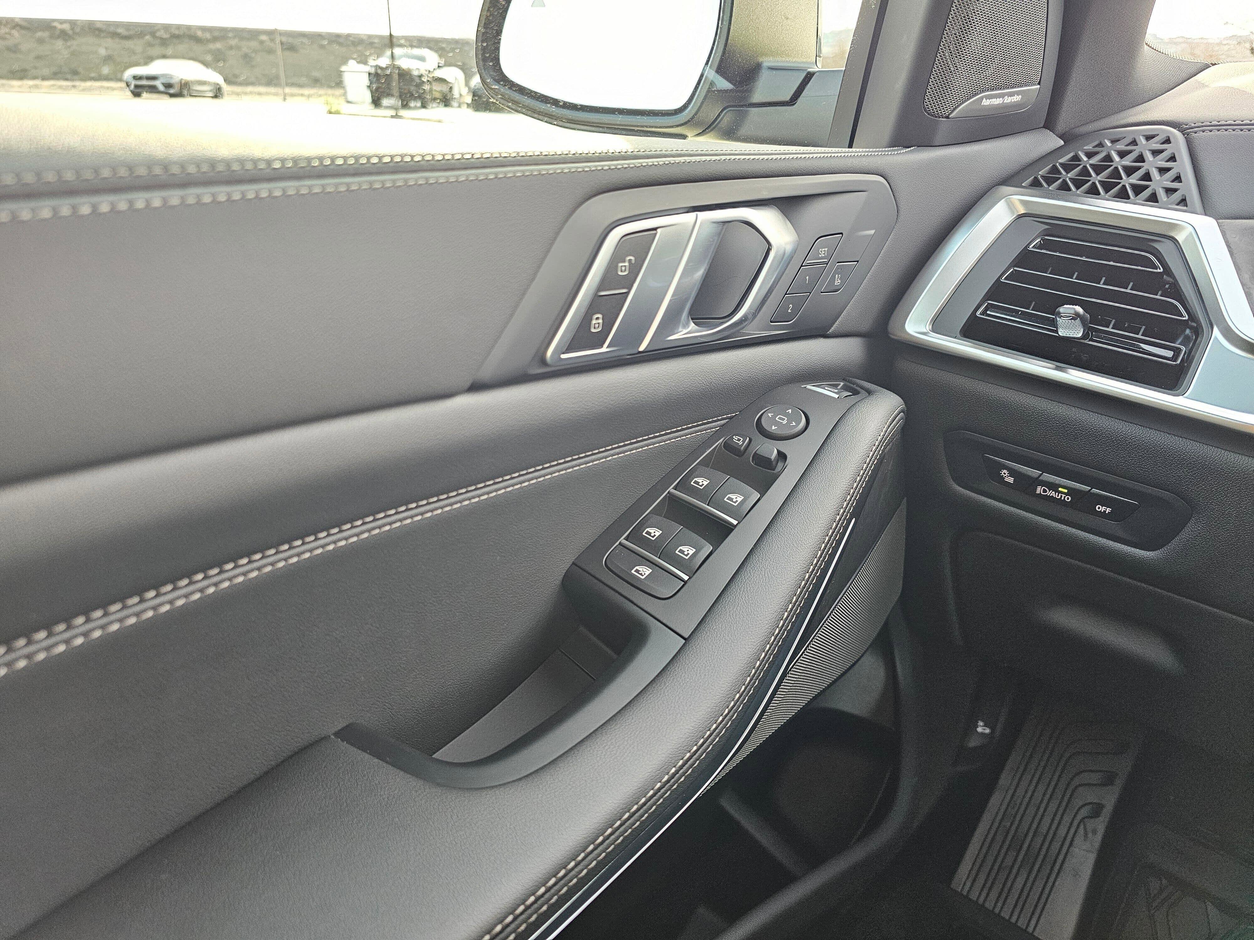 New 2026 BMW X5 xDrive40i w/ Executive Package image 30