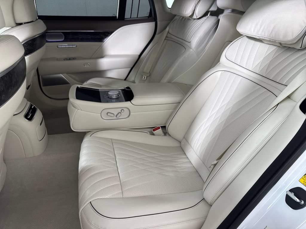 Used 2025 Genesis G90 3.5T AWD/4WD image 15
