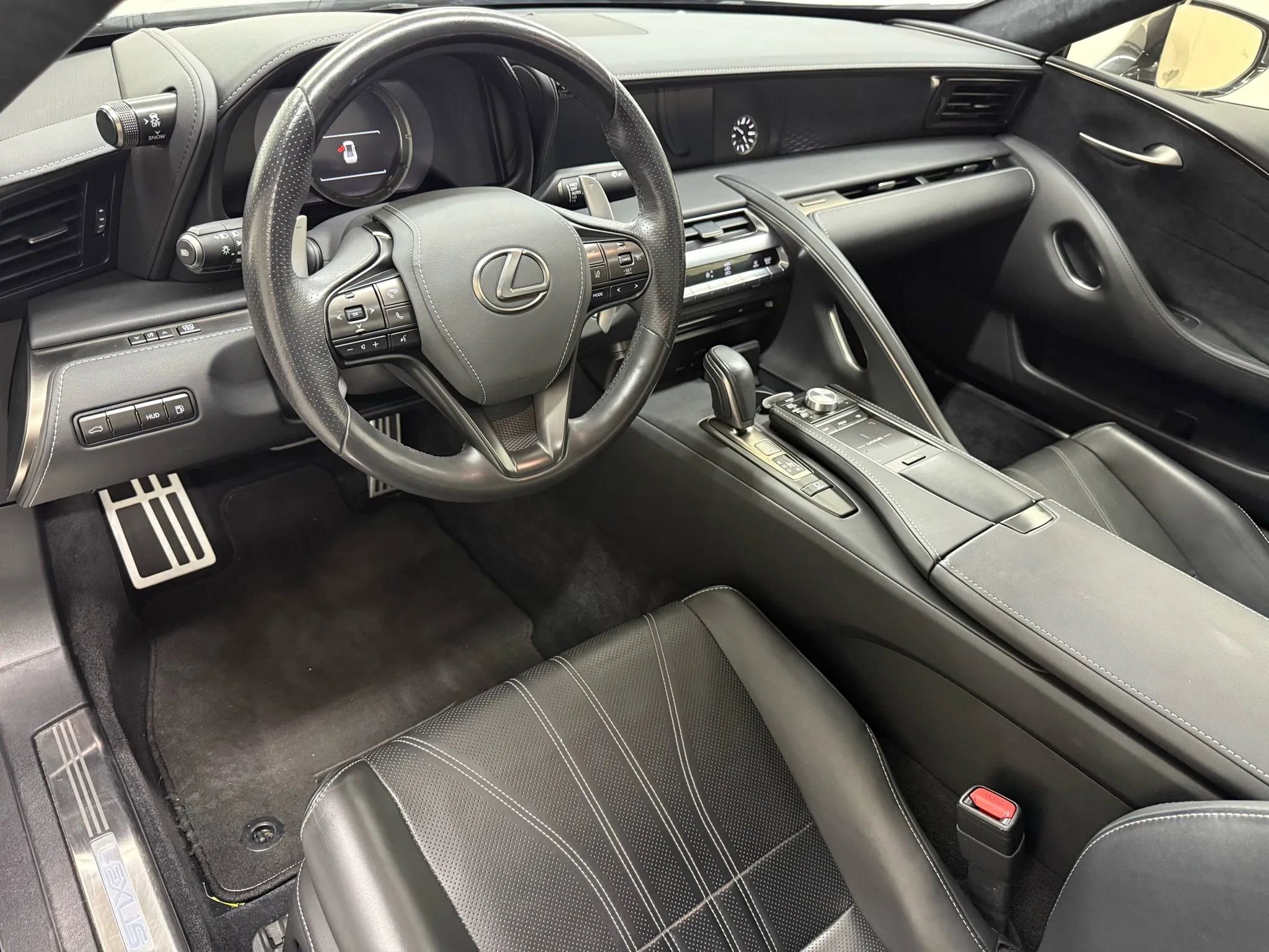 Used 2021 Lexus LC 500 Coupe w/ Touring Package image 2