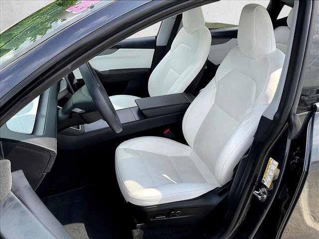 Used 2026 Tesla Model Y 2WD image 23