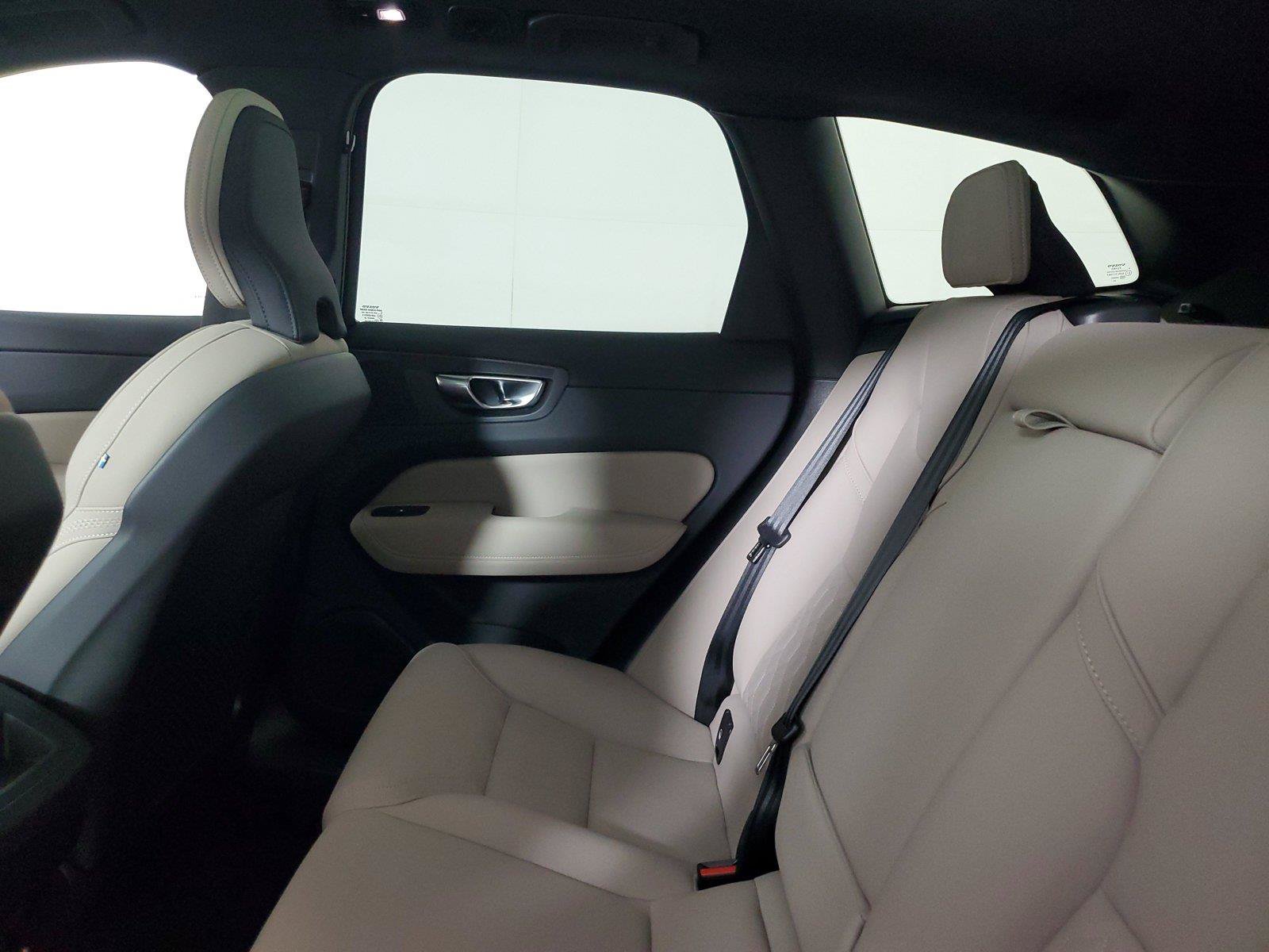 New 2027 Volvo XC60 B5 Core AWD/4WD image 12