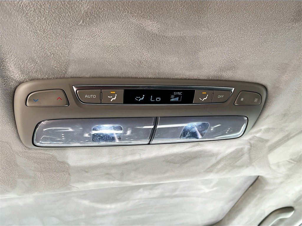 Used 2022 Kia Telluride SX w/ SX Prestige Package image 28