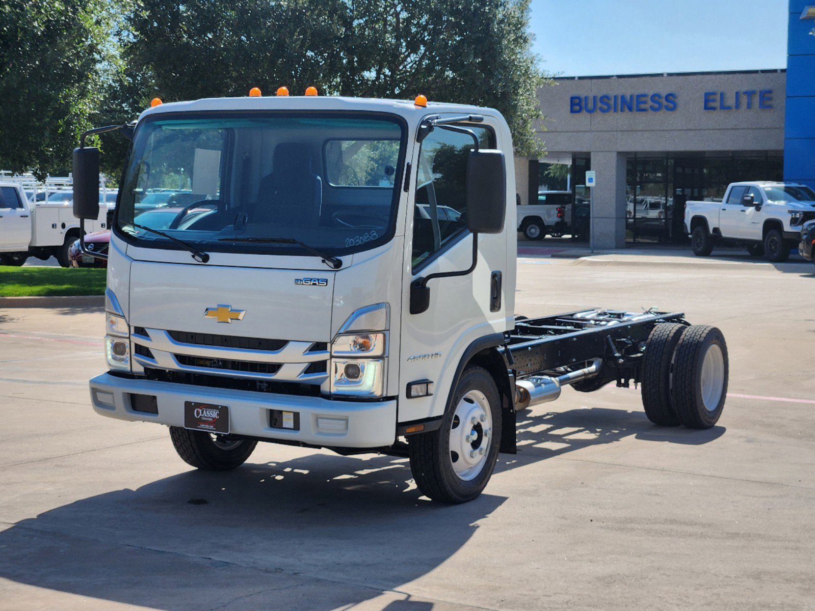 New 2025 Chevrolet Low Cab Forward image 9