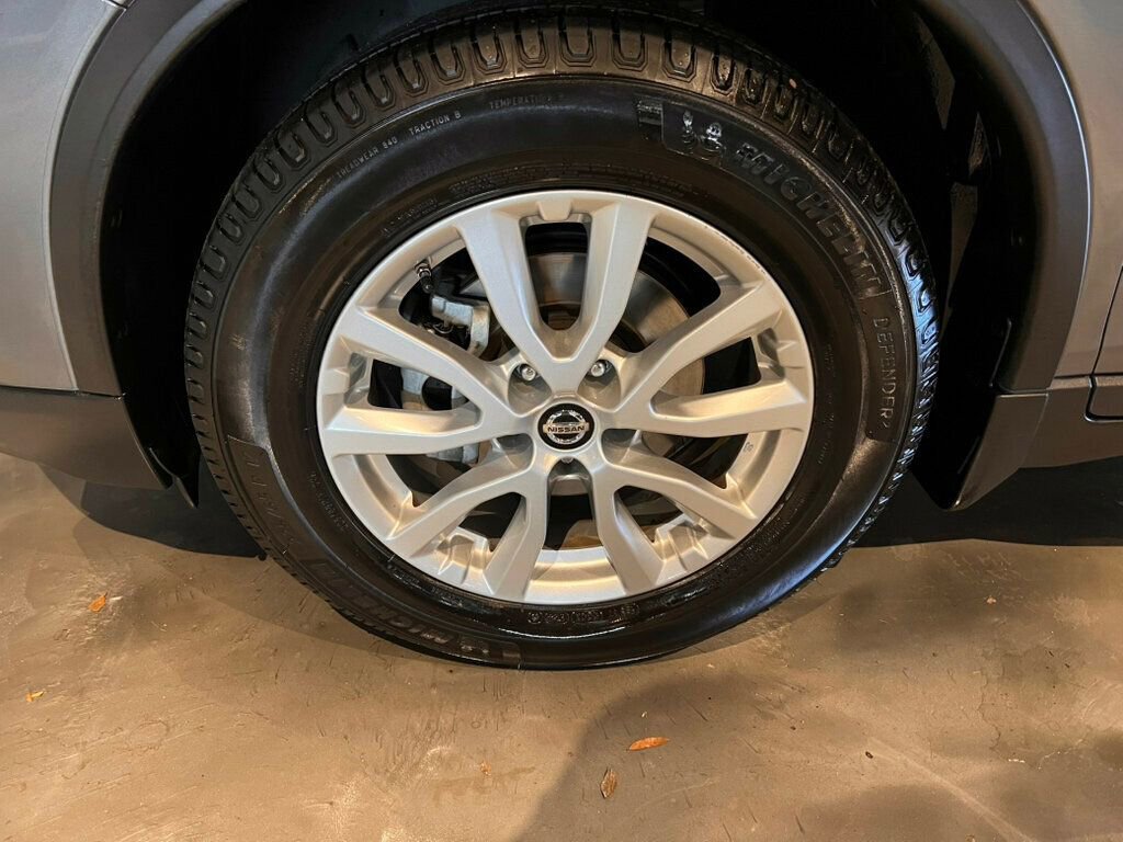 Used 2020 Nissan Rogue S w/ Special Edition Package image 10