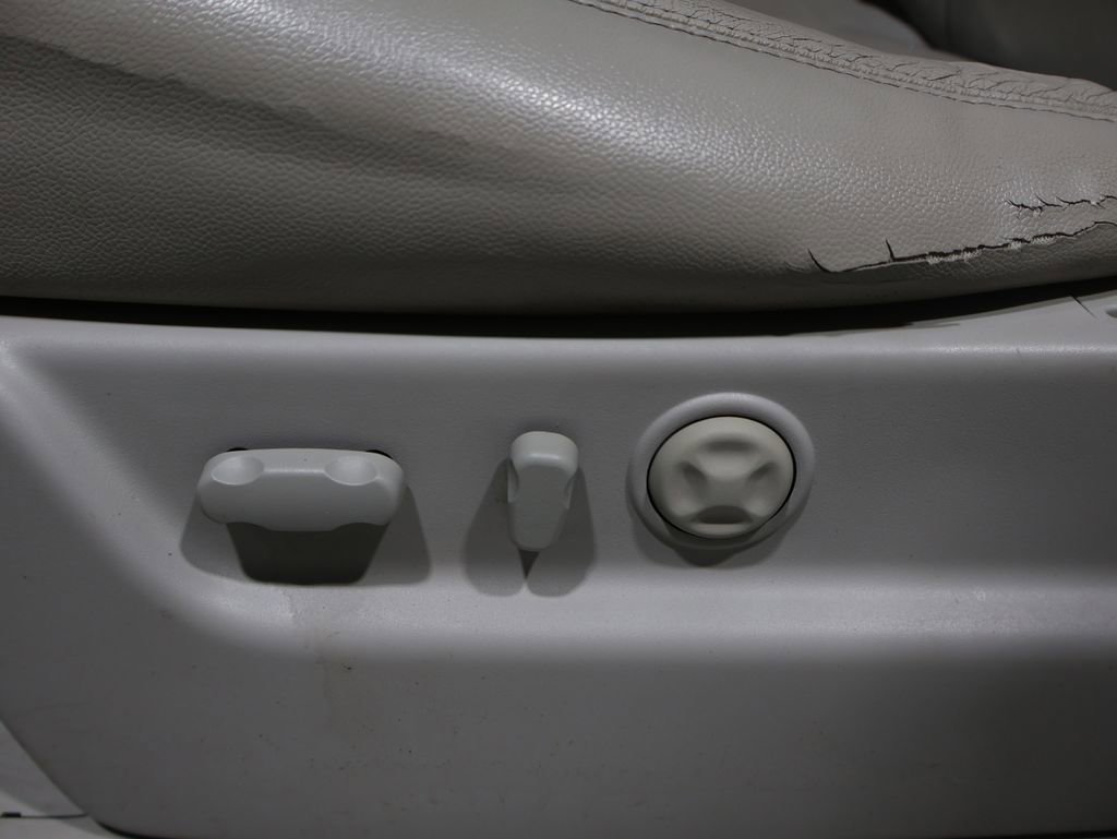 Used 2011 Chevrolet Tahoe LTZ image 12