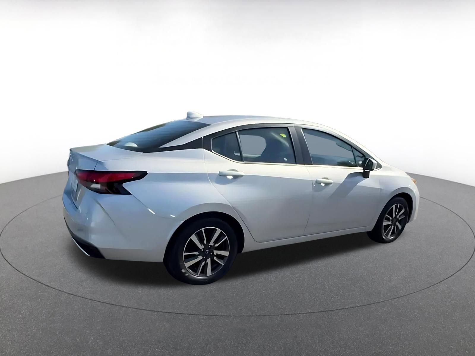 Used 2025 Nissan Versa SV image 15
