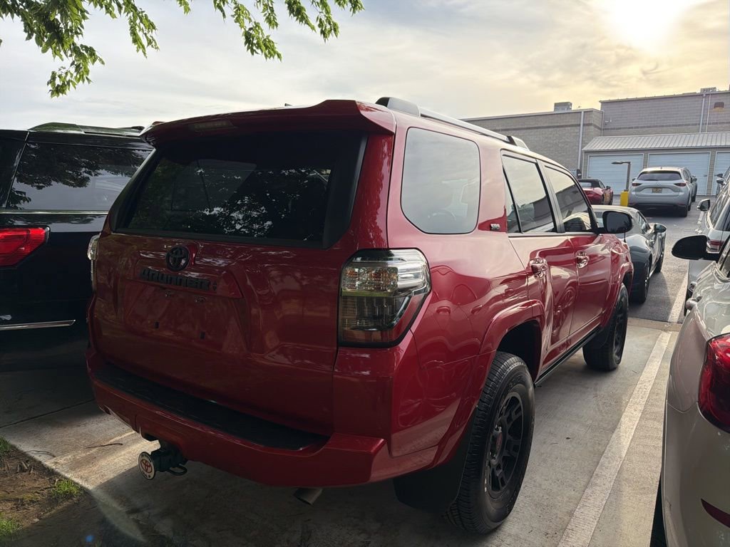 Used 2022 Toyota 4Runner SR5 AWD/4WD image 3