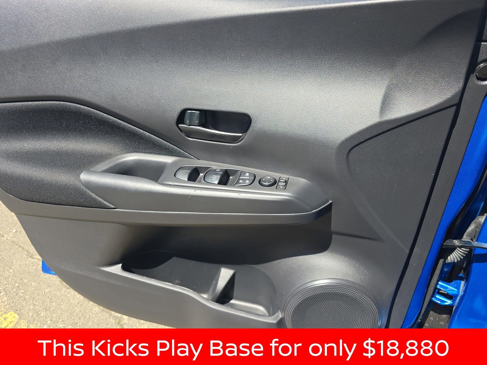 Used 2025 Nissan Kicks Play S image 33