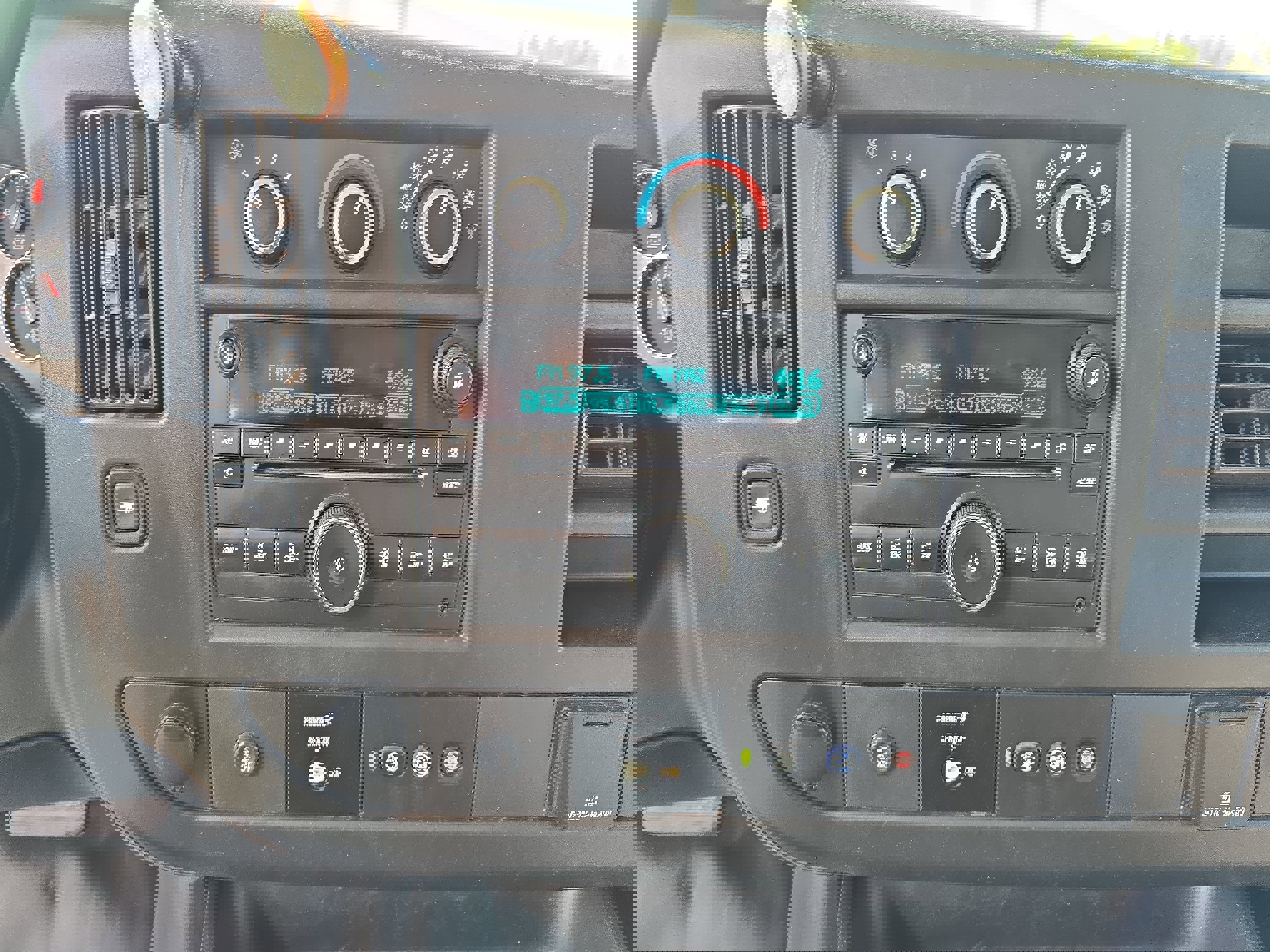 Used 2018 Chevrolet Express 3500 w/ Power Convenience Package image 23