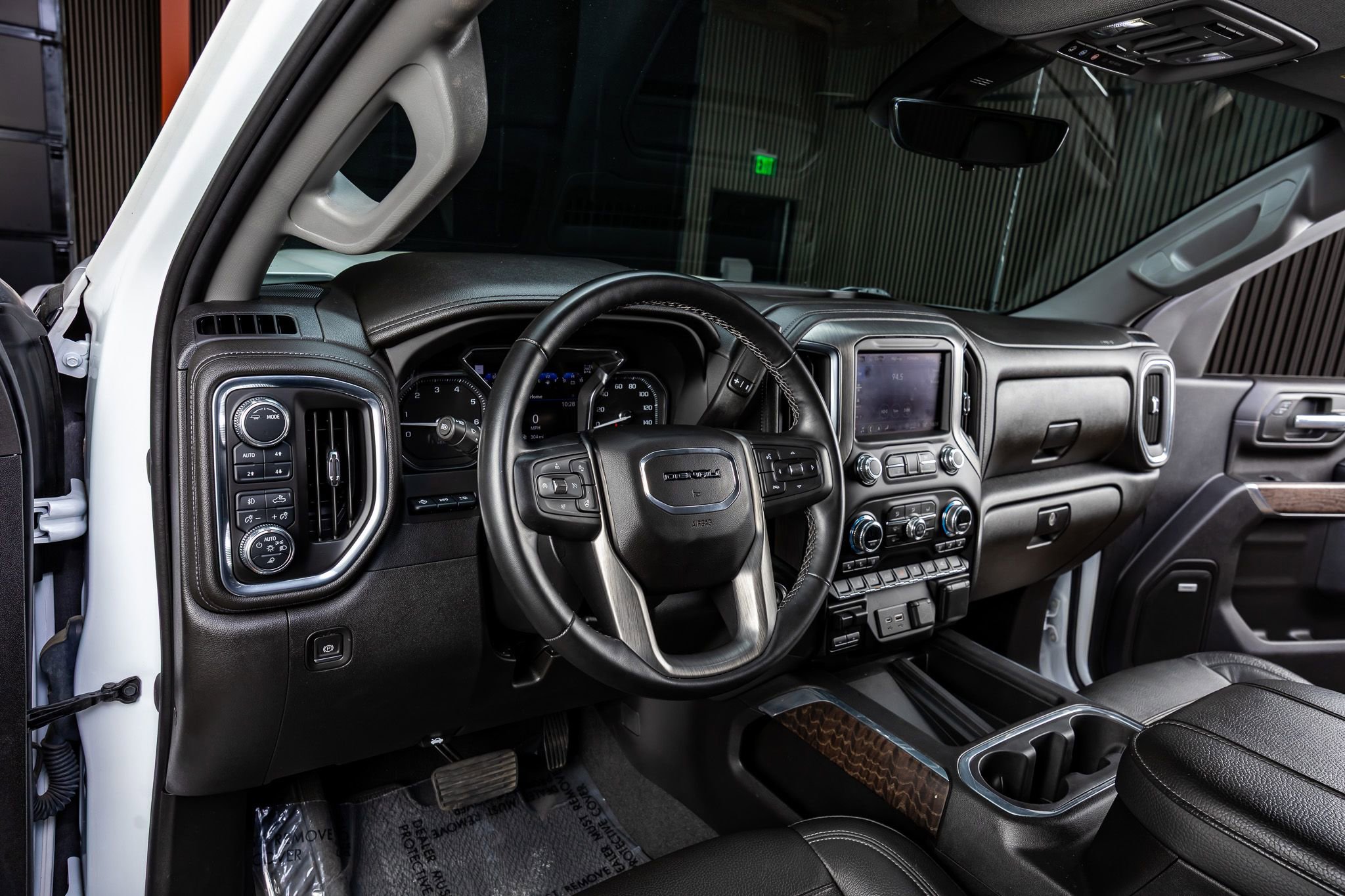 Used 2023 GMC Sierra 3500 Denali w/ Denali Ultimate Package image 17