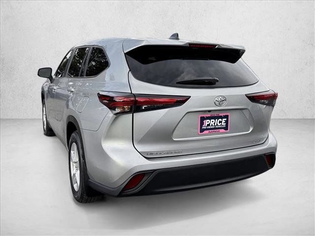 Used 2024 Toyota Highlander LE image 5