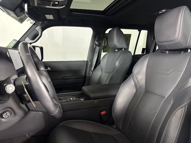 Used 2024 Lexus GX 550 w/ Cold Area Package AWD/4WD image 5