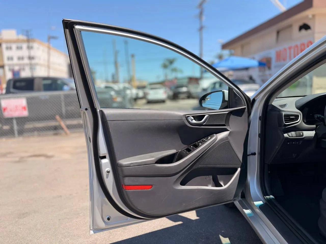 Used 2019 Hyundai Ioniq Electric FWD image 22