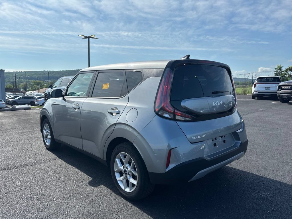 Certified 2024 Kia Soul LX w/ Option Group 015 FWD image 5