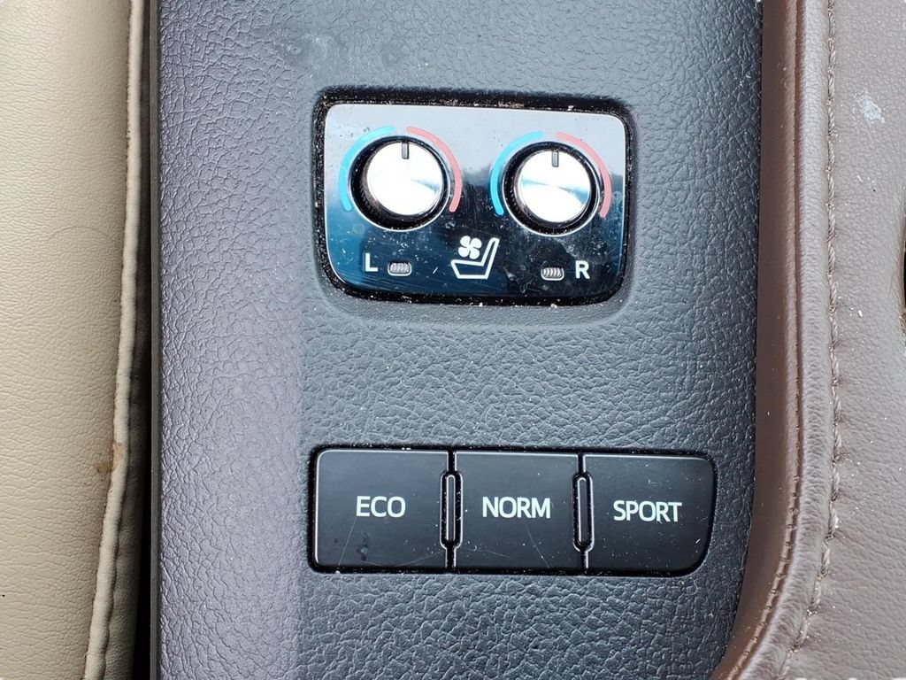 Used 2015 Toyota Avalon Limited FWD image 20