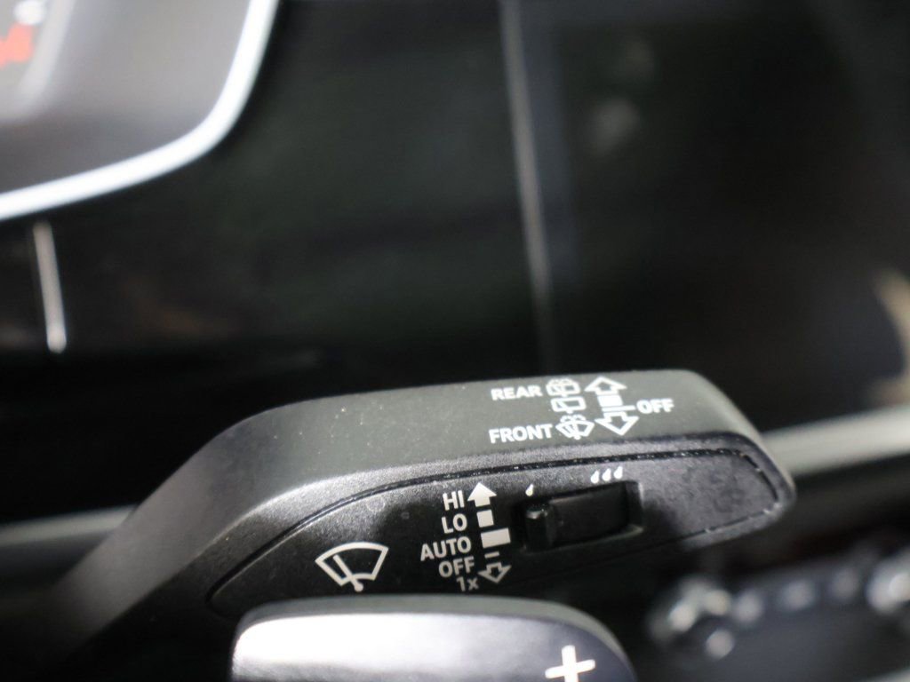 Used 2025 Audi Q3 2.0T Premium image 42