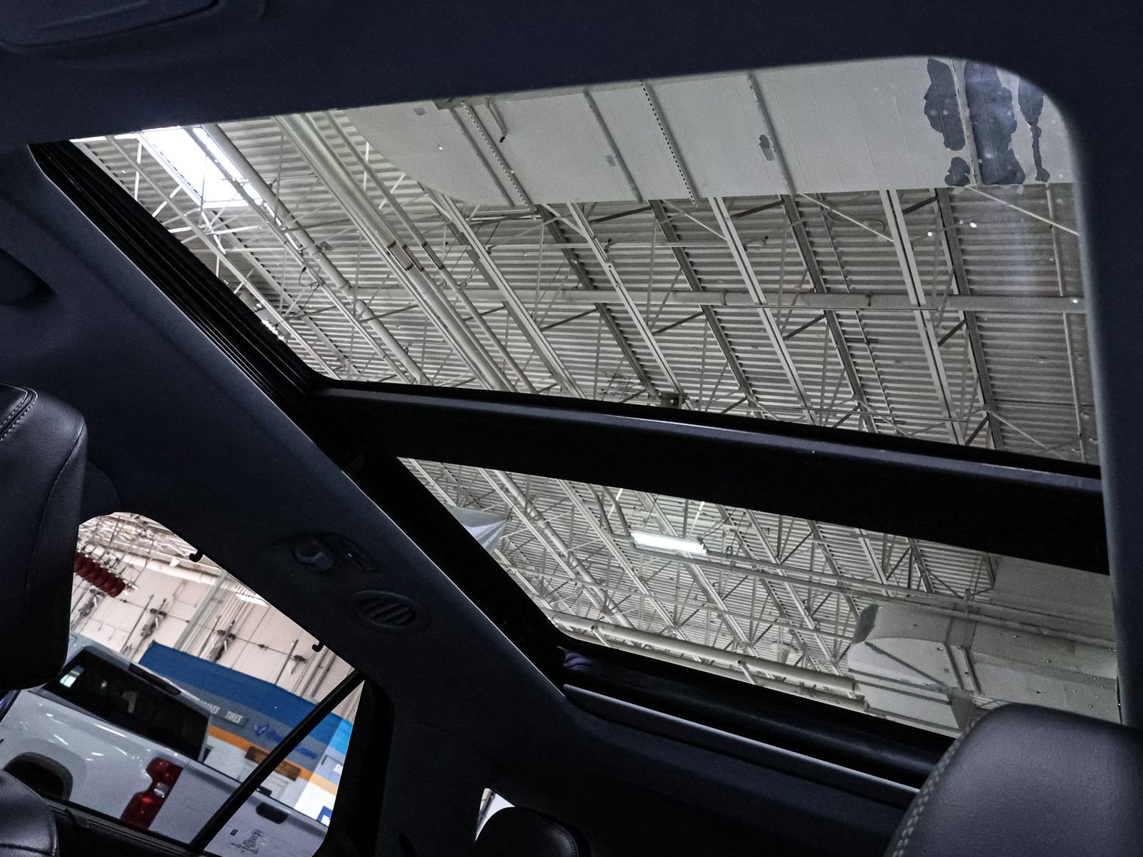 Used 2023 Ford Explorer Limited w/ Equipment Group 301A image 37