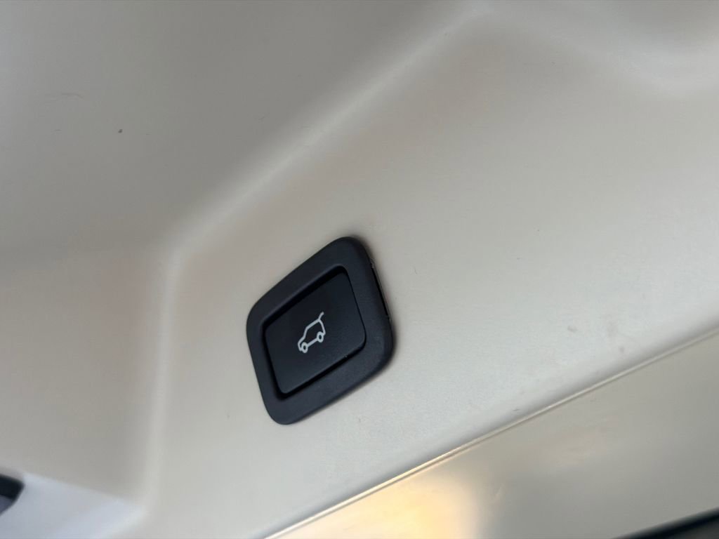 Used 2021 Land Rover Range Rover Westminster Edition image 9