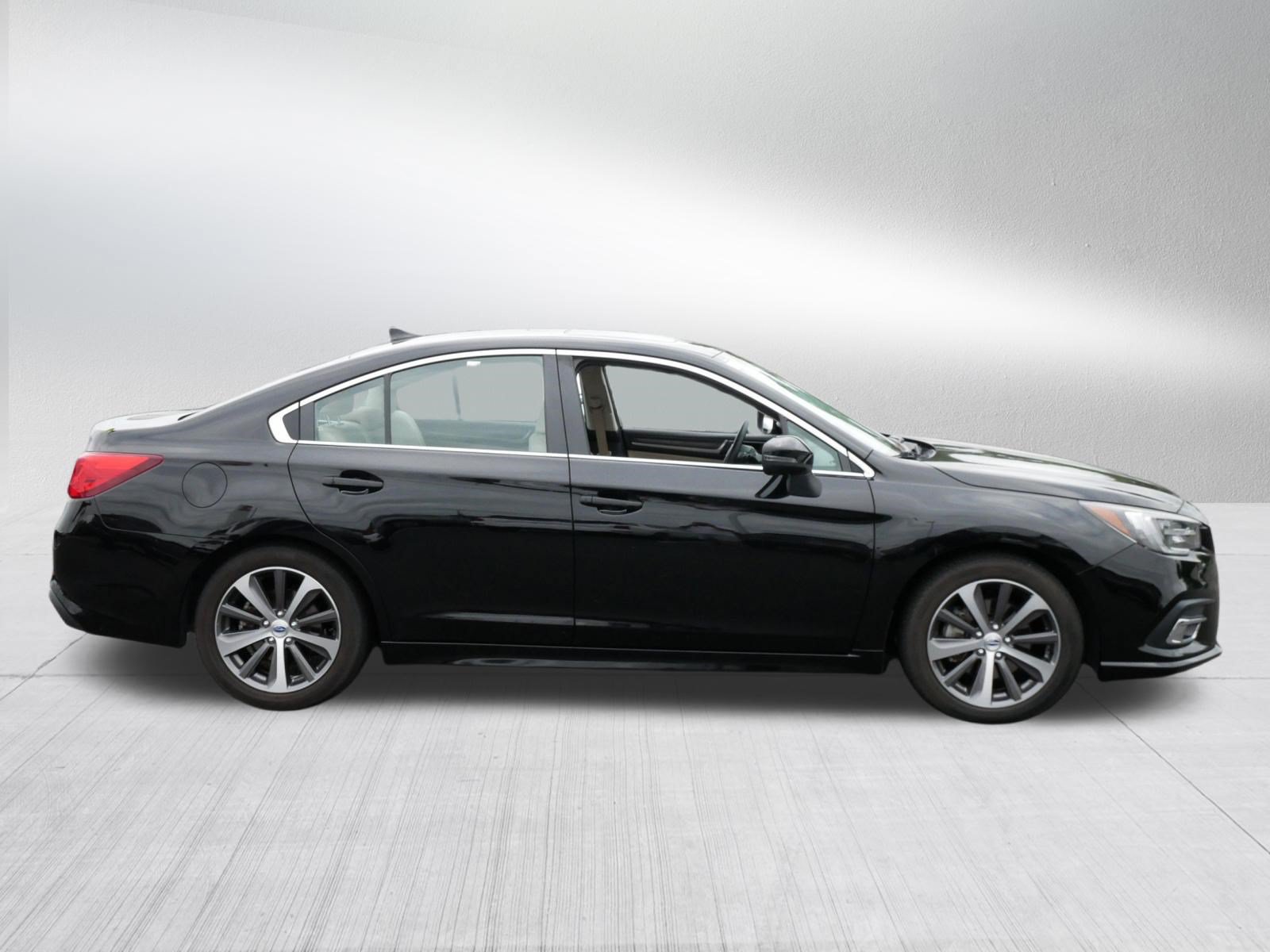 Used 2018 Subaru Legacy 3.6R Limited AWD/4WD image 8