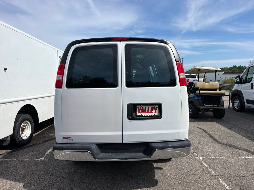 Used 2023 Chevrolet Express 2500 w/ Driver Convenience Package RWD image 5