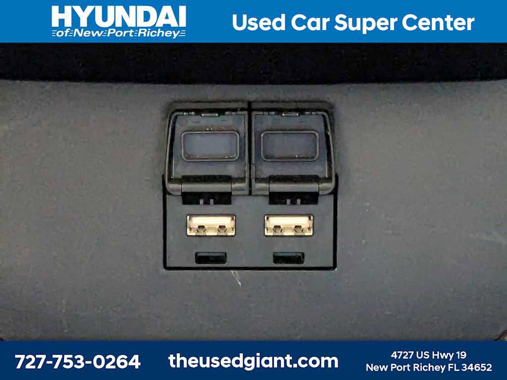 Used 2020 Toyota Highlander XLE FWD image 20