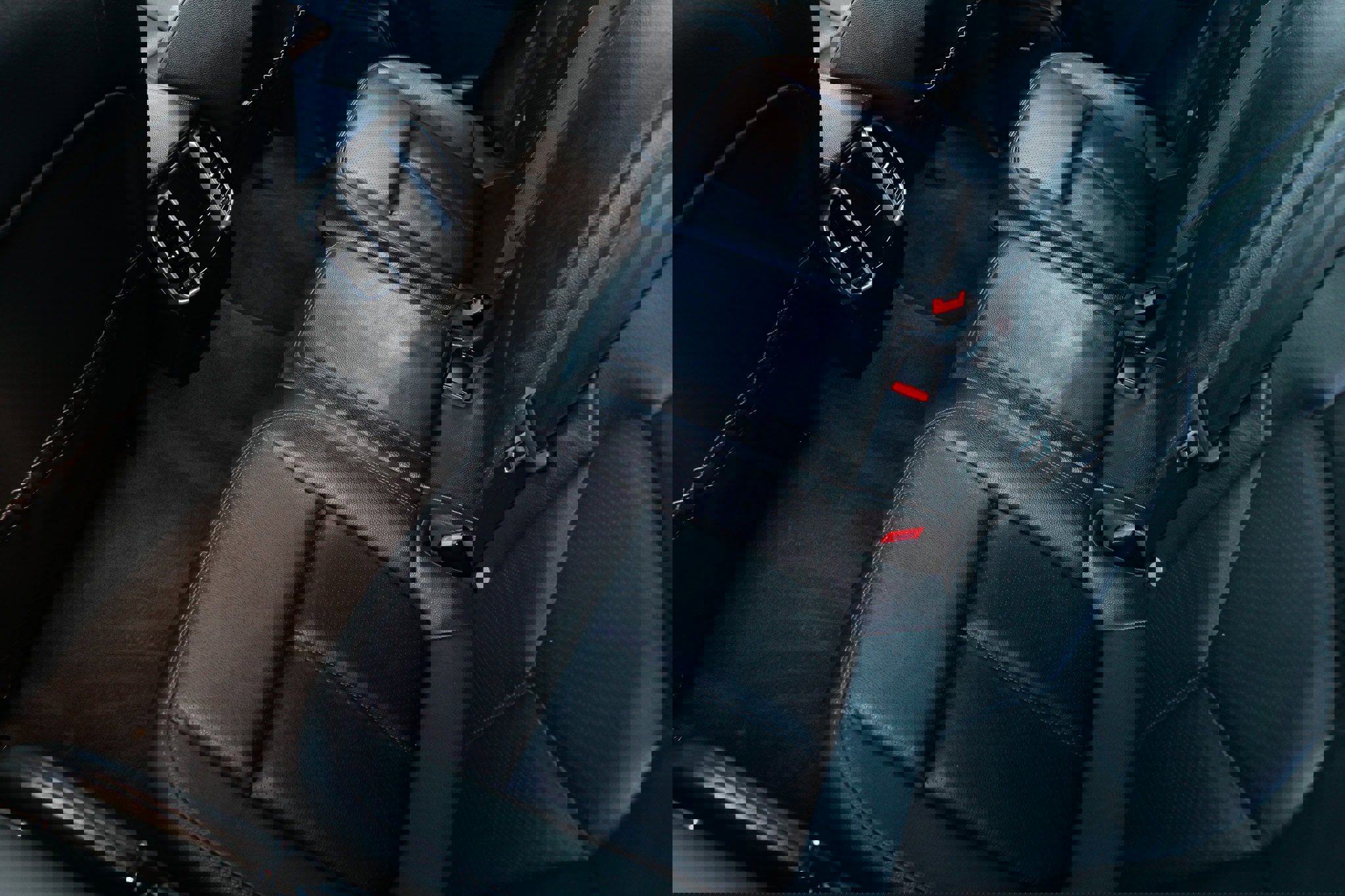 Used 2014 Porsche Cayenne Platinum Edition image 13