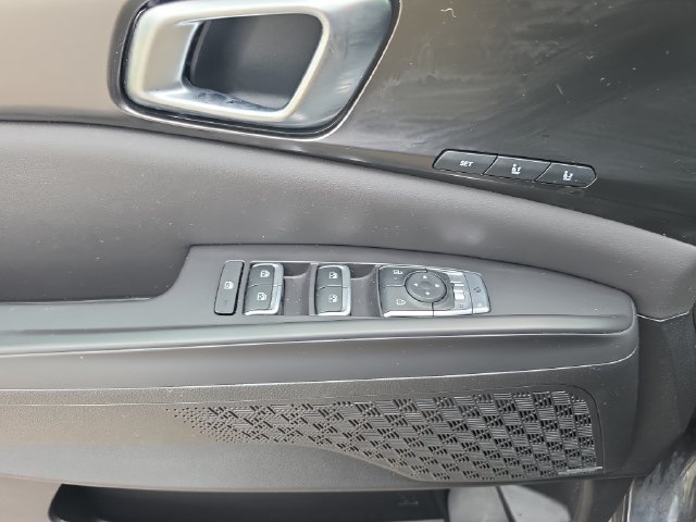 Certified 2025 Kia Carnival SX Prestige FWD image 18