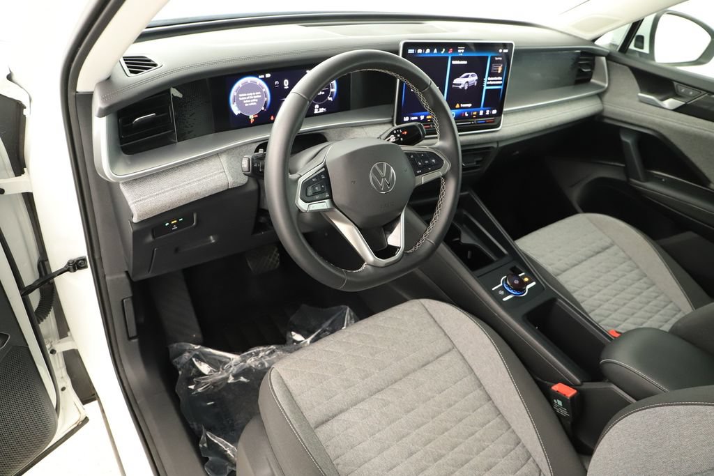 Used 2025 Volkswagen Tiguan S FWD image 15