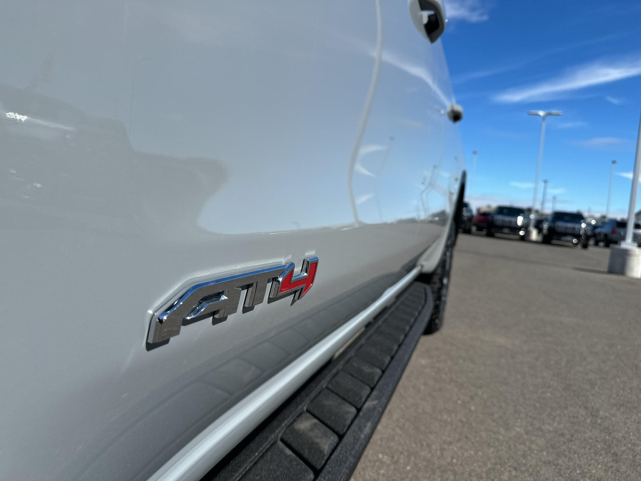 Used 2025 GMC Sierra 1500 AT4 w/ AT4 Premium Package AWD/4WD image 10