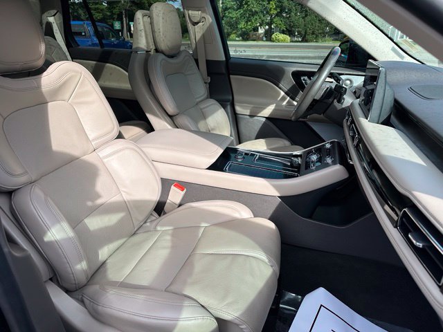 Used 2023 Lincoln Aviator Reserve w/ Equipment Group 201A AWD/4WD image 14