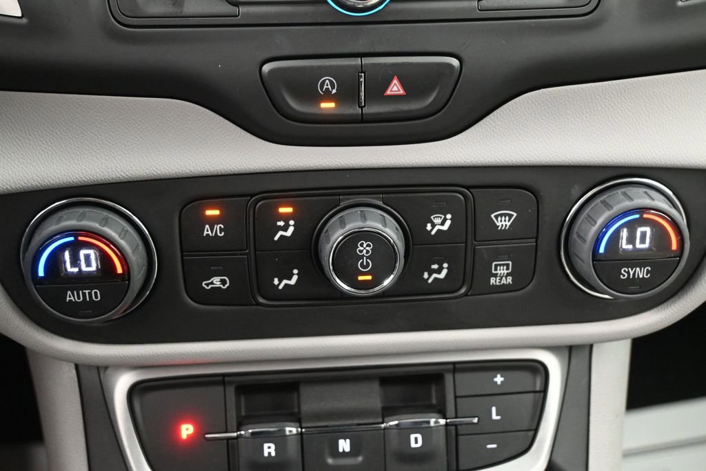 Used 2023 GMC Terrain SLE w/ Driver Convenience Package FWD image 15