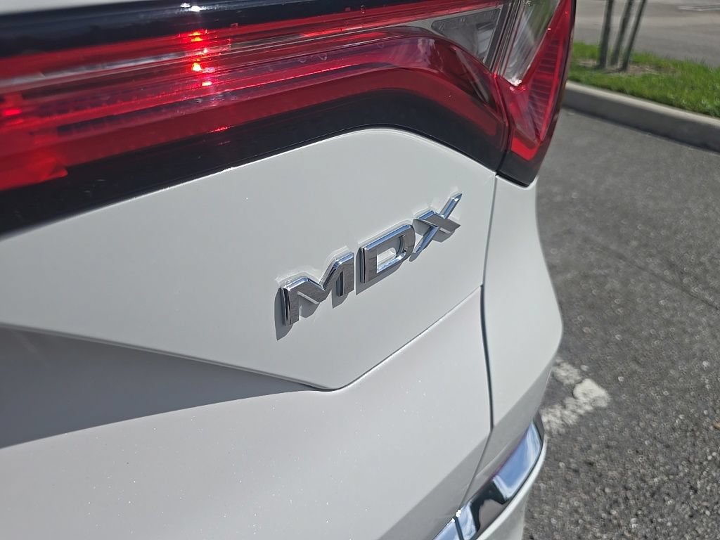Used 2024 Acura MDX w/ Technology Package FWD image 12