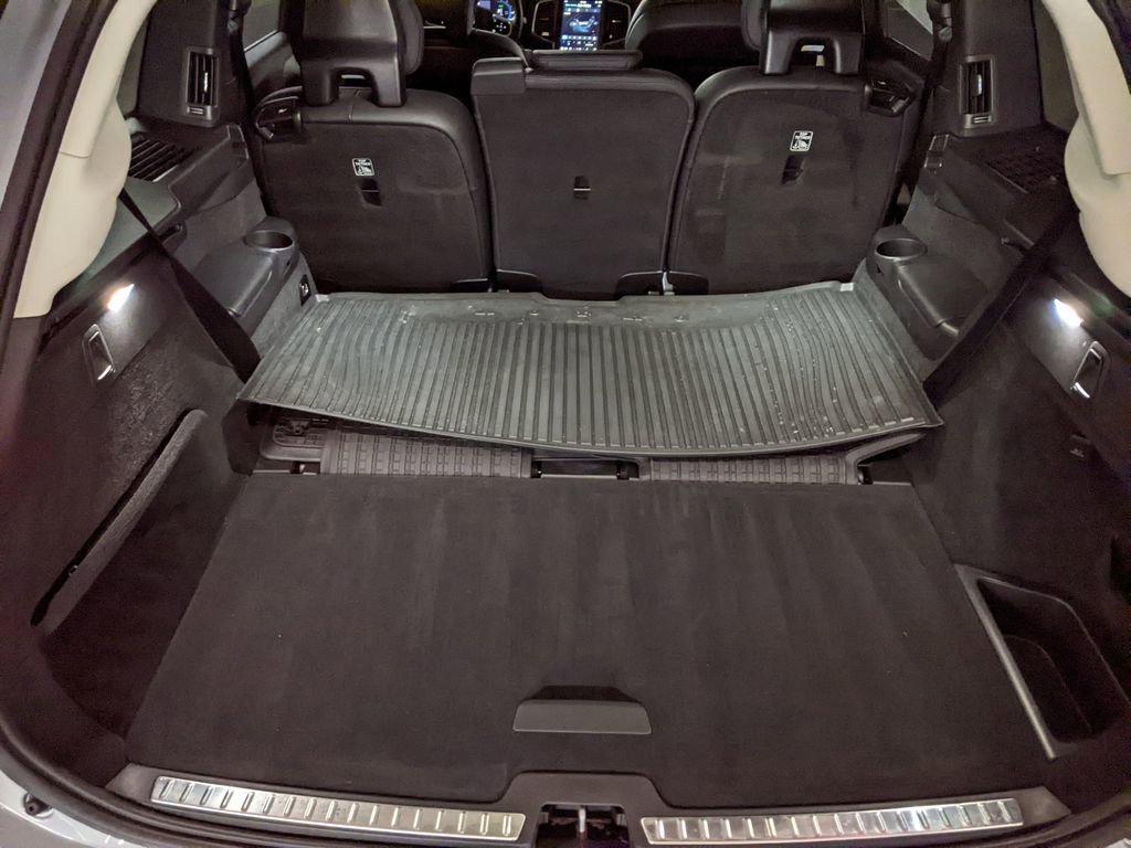 Certified 2025 Volvo XC90 T8 Plus w/ Protection Package Premier image 26