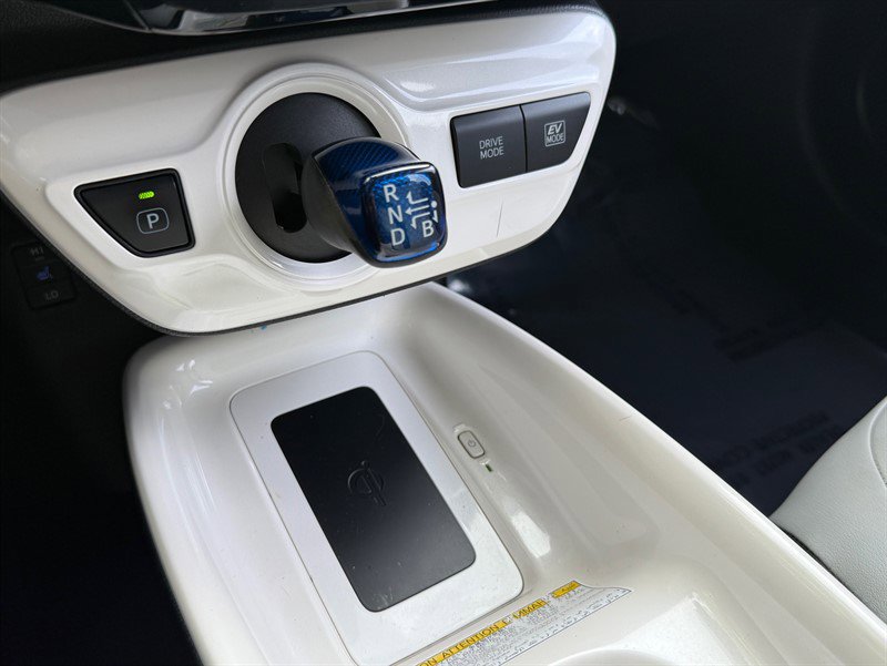 Used 2018 Toyota Prius Four FWD image 26