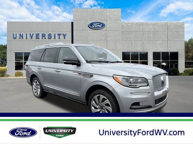Used 2022 Lincoln Navigator Reserve image 1