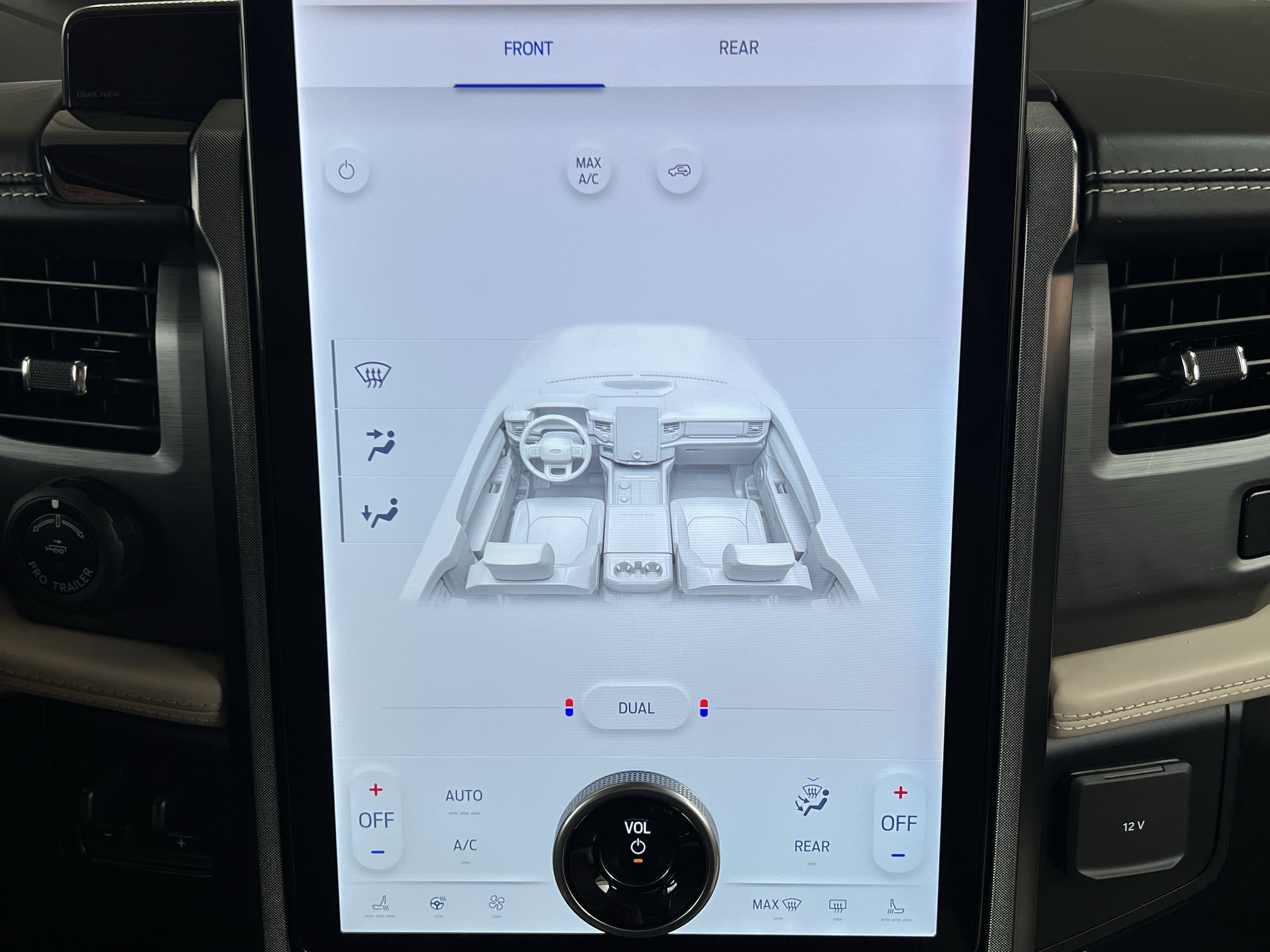 Used 2023 Ford Expedition Platinum image 32